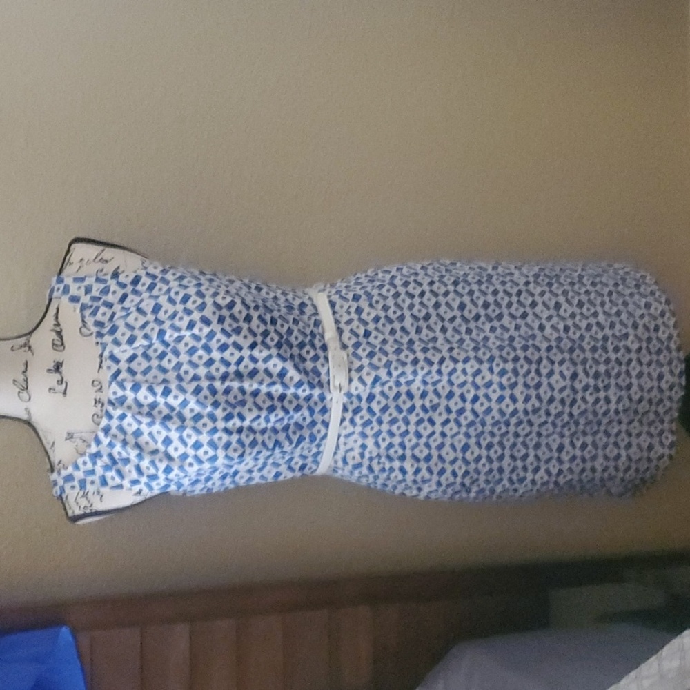 Soft dress,  sleeveless,  front pockets